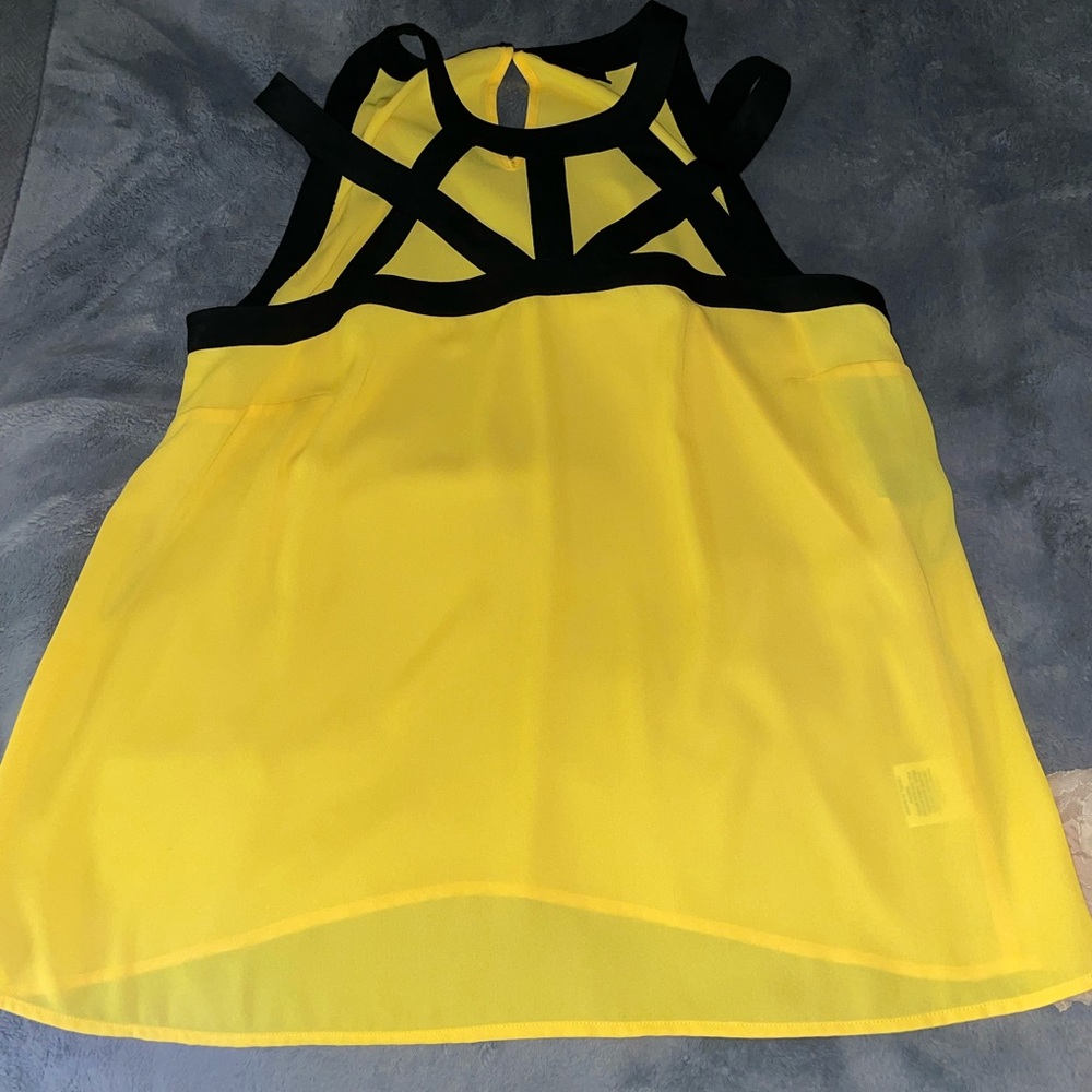 NWT* Yellow and blank blouse